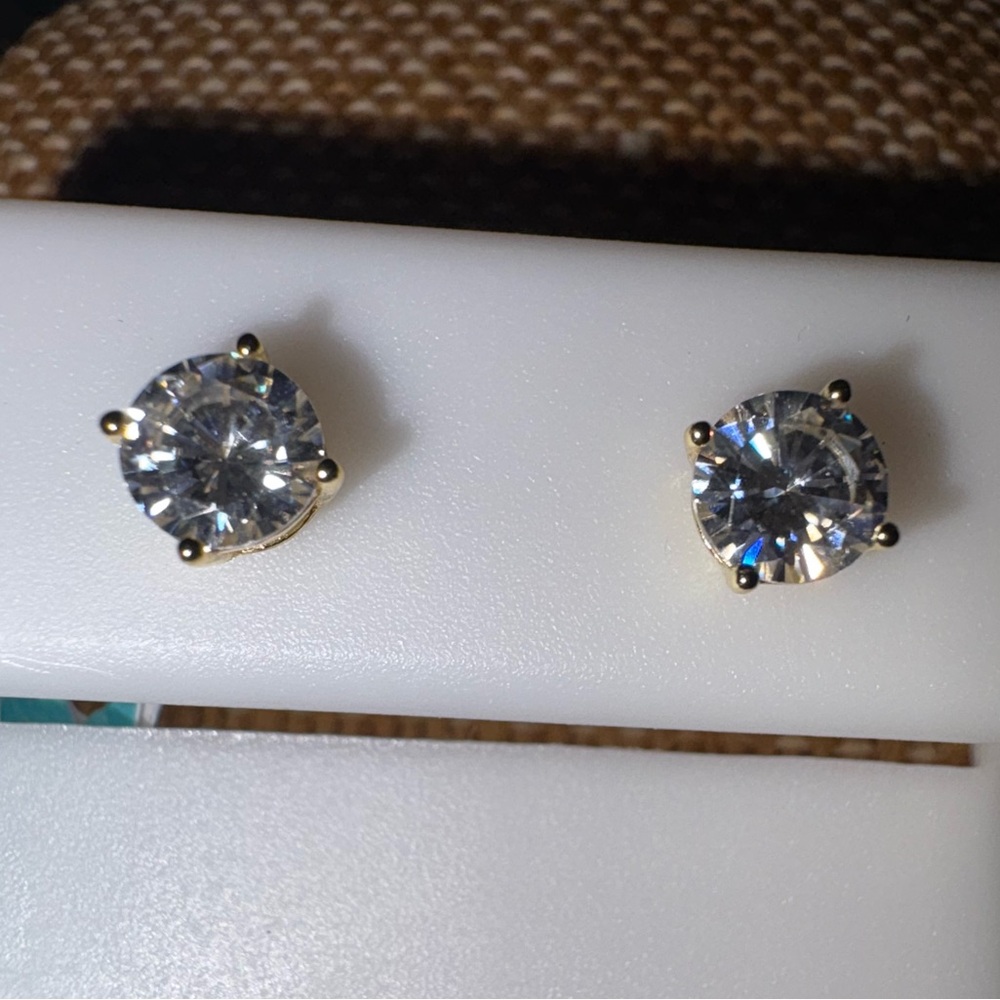 14k Gold Over Solid Sterling Silver .85 Carat VVSD Moissanite Studs - Picture 4 of 5